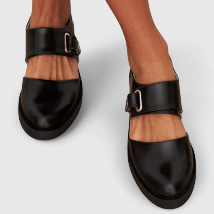 Vânia - Sapatos retro elegantes com um toque moderno