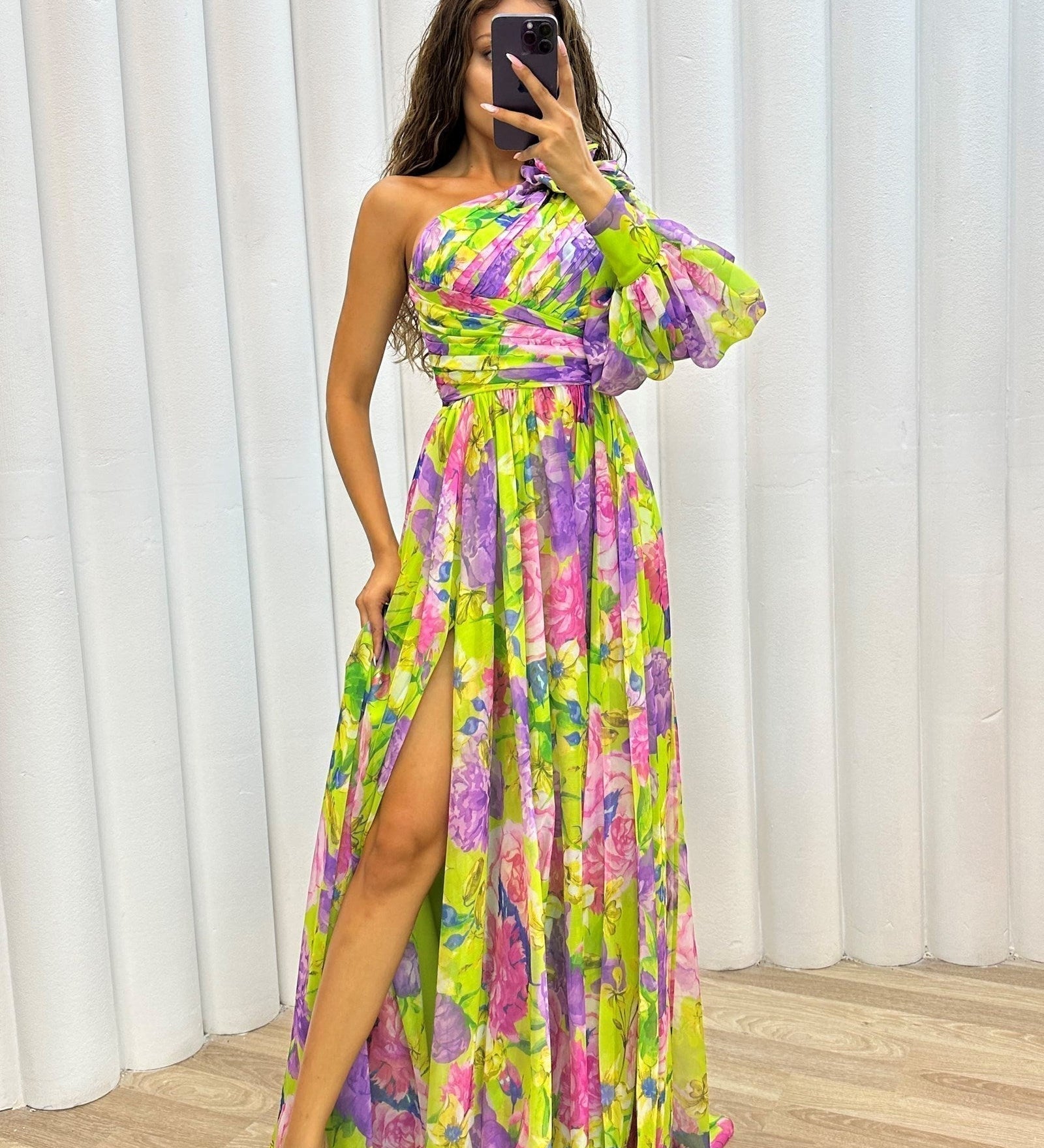 Whitney - Vestido Elegante e Fluido