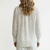 Alice | Blusa Romântica com Bordados de Margaridas