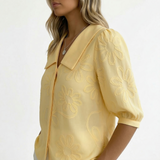 Alice | Blusa Romântica com Bordados de Margaridas