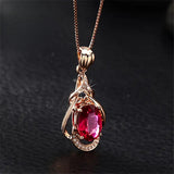Colar Elegante com Cristais Vermelhos e Ouro