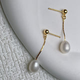 Brincos com Pérola Elegante