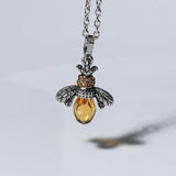 Conjunto de Colar e Brincos Vintage com Abelha