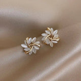 Brincos Stud Opale Branco