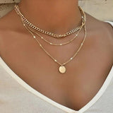 Elegante Gola Dourada e Prateada