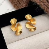 Brincos em Flor de Prata e Ouro 18K