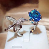 Anel de Pedra Preciosa Ajustável Beija-flor – Zircão, Banho de Ouro 14K