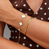 Pulseira com trevo branco