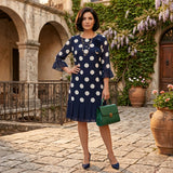 Clara | Vestido Azul Marinho às Bolinhas com Detalhe de Folhos