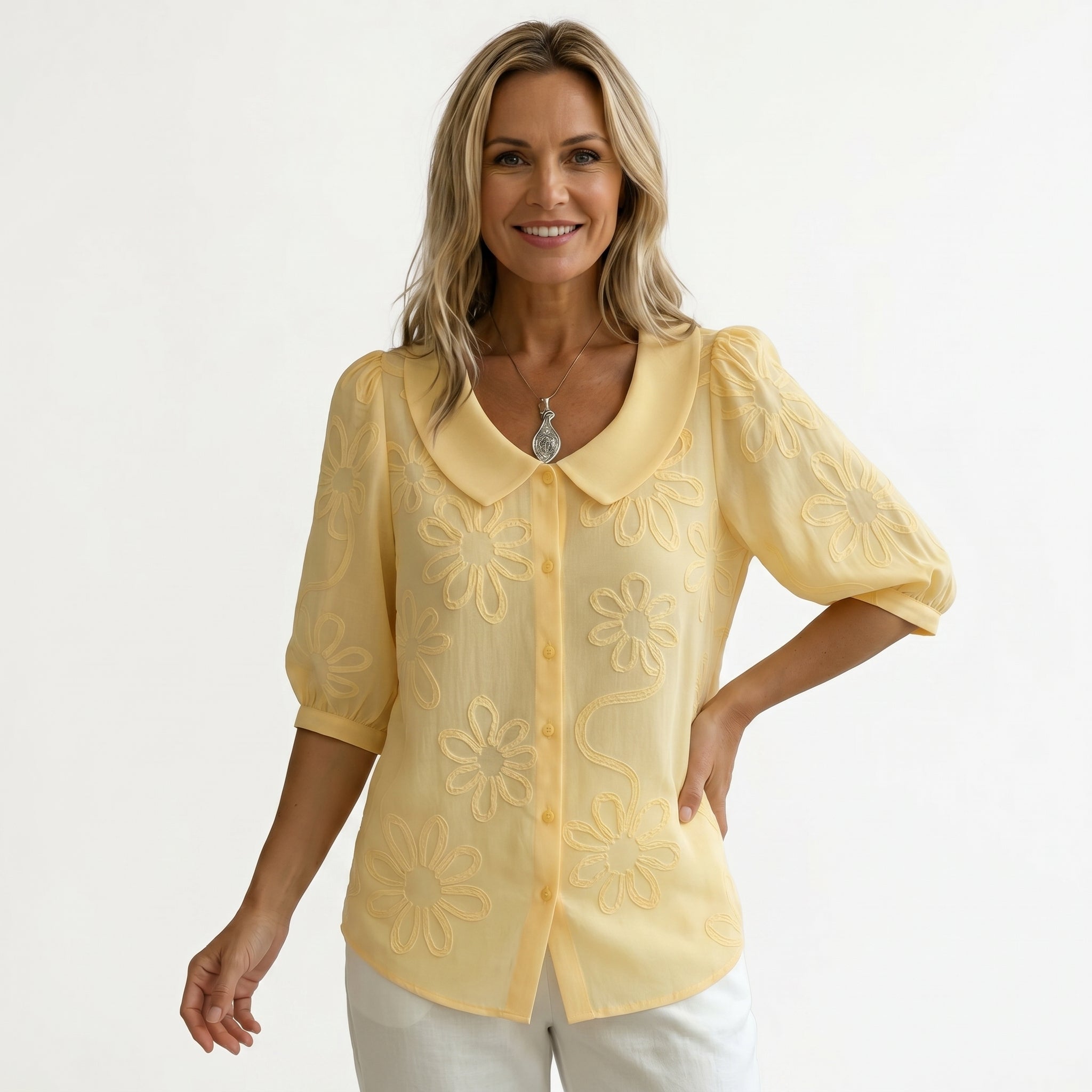 Alice | Blusa Romântica com Bordados de Margaridas