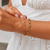 Pulseira de corrente em tom dourado