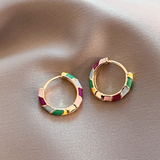 Brincos Elegantes com Email Dourado