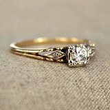 Anel Vintage Dourado com Zirconia