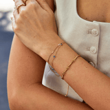 Pulseira em camadas Athena azul com detalhes brilhantes
