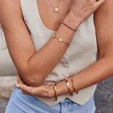 Pulseira rígida dourada Lilah
