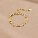 Pulseira dourada com elos alongados