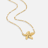 Colar Elegante com Flor em Ouro