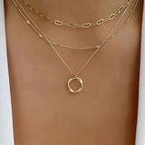 Colar clássico em ouro com pendente